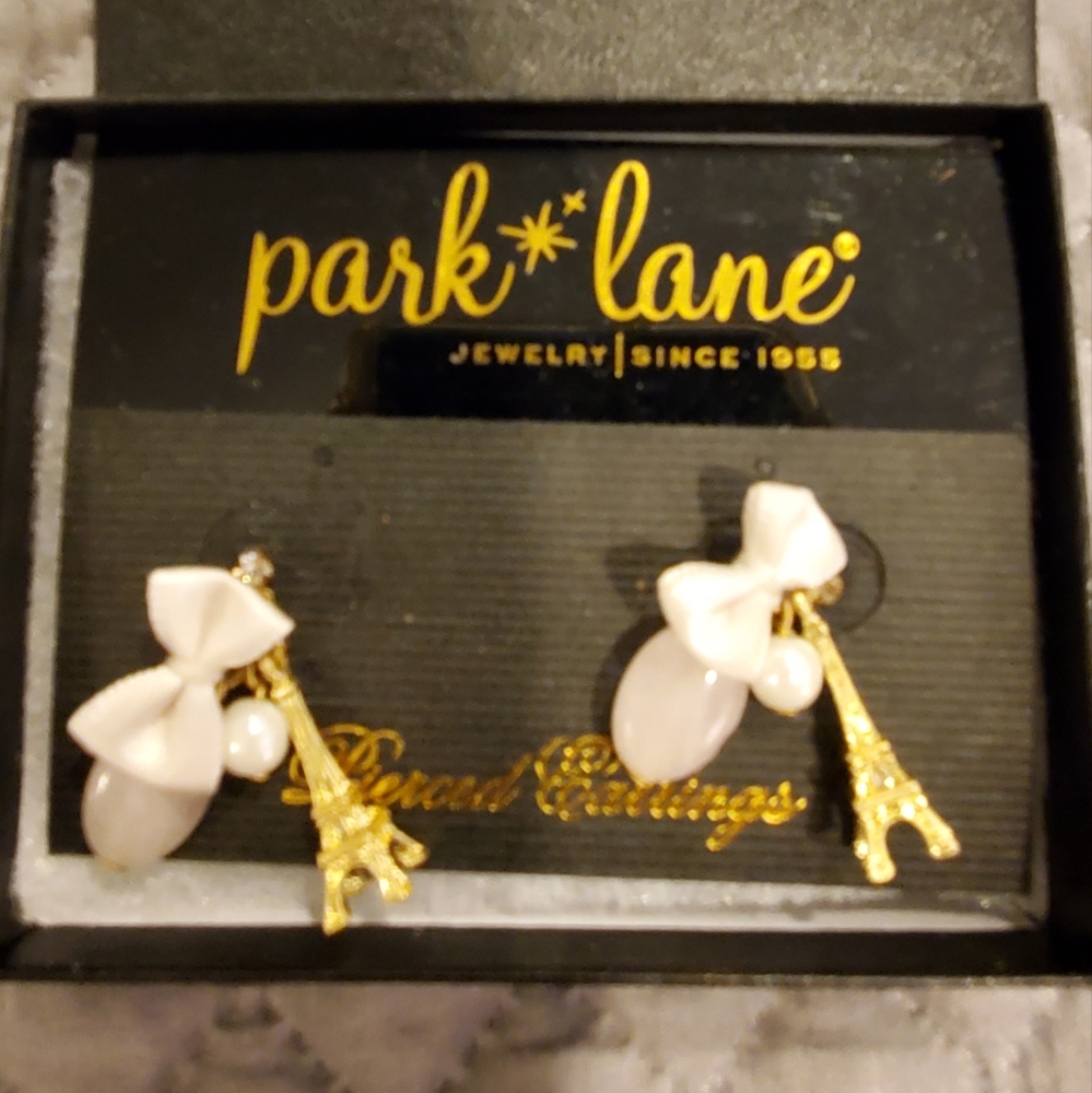 Eiffel Tower Pierced Earrings